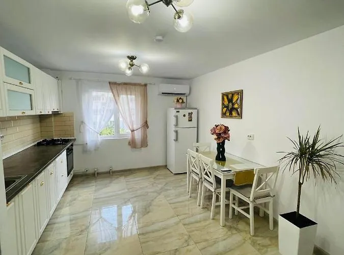 Pinului * Κραϊόβα